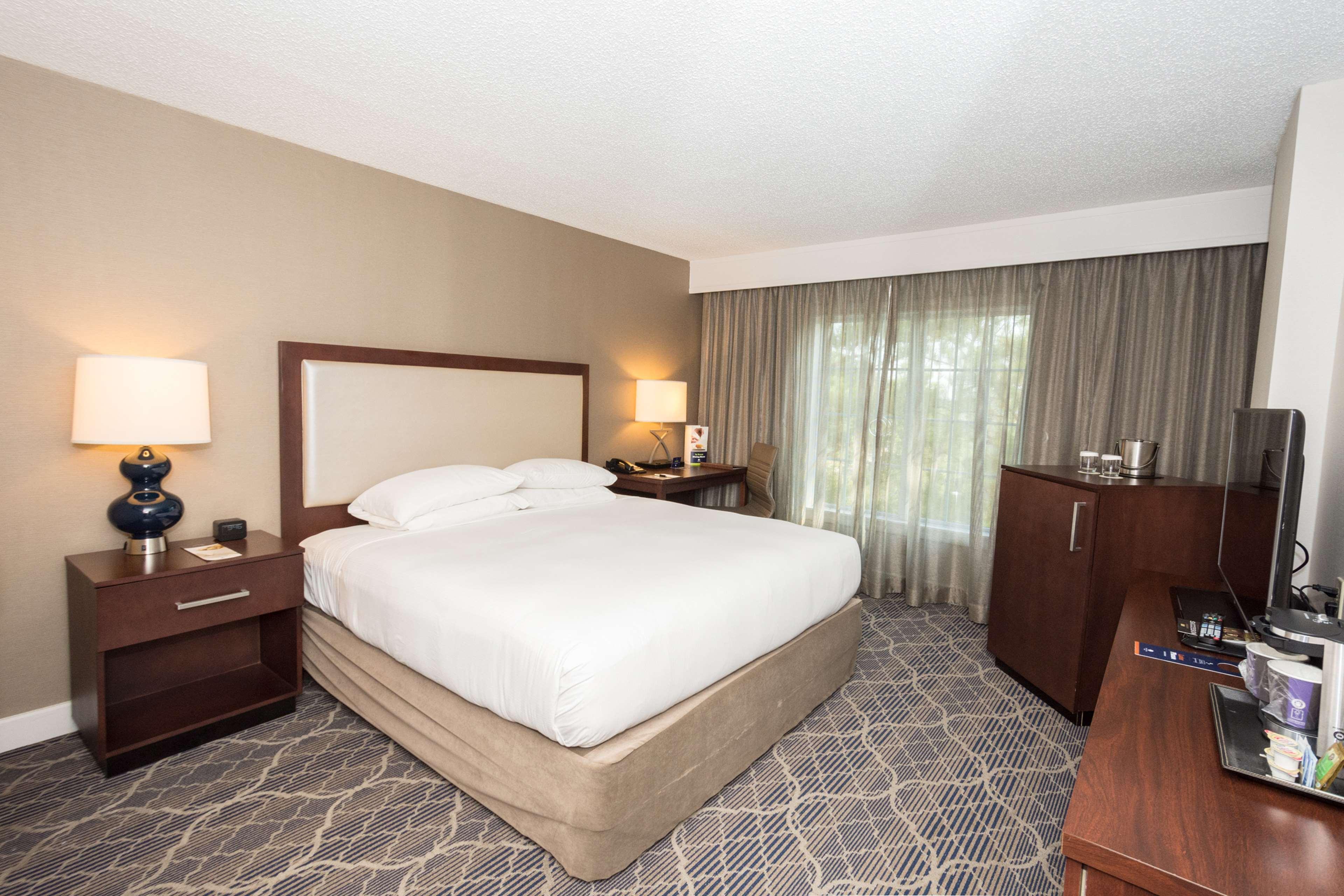 Doubletree Suites By Hilton At The Battery Atlanta Смирна Экстерьер фото