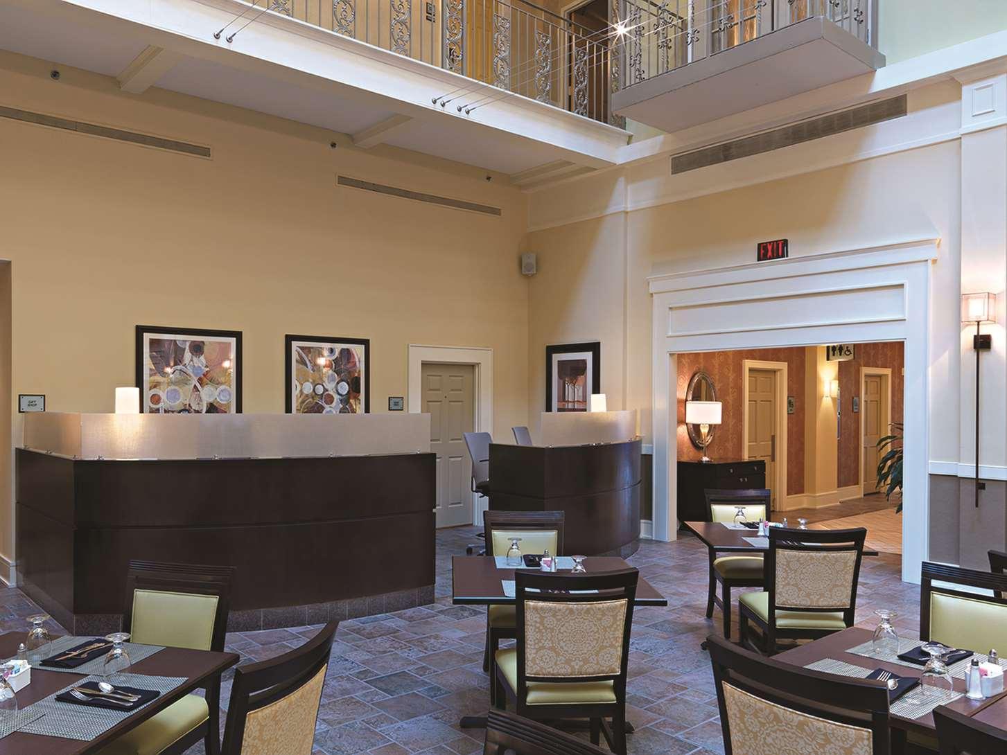 Doubletree Suites By Hilton At The Battery Atlanta Смирна Экстерьер фото