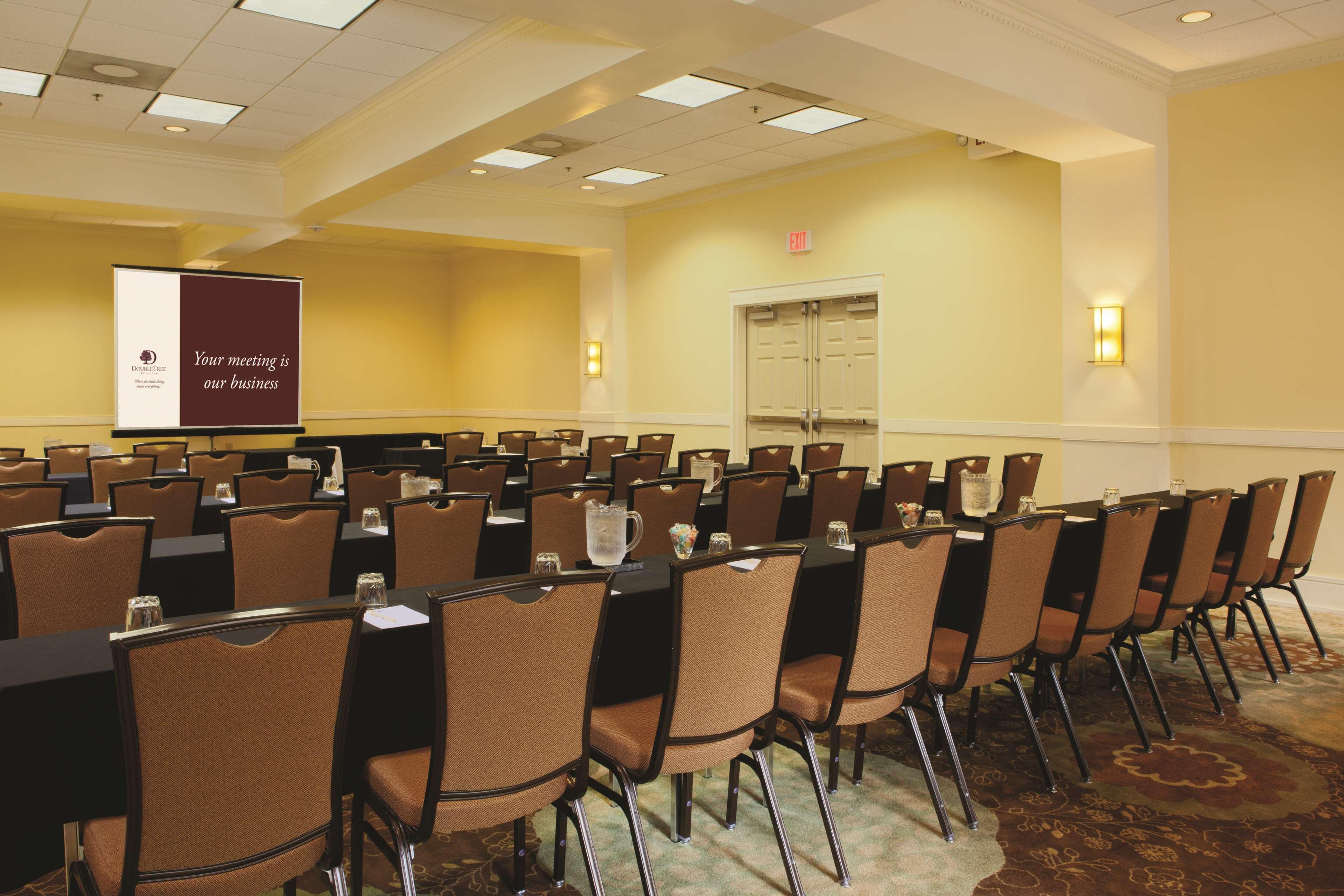 Doubletree Suites By Hilton At The Battery Atlanta Смирна Экстерьер фото