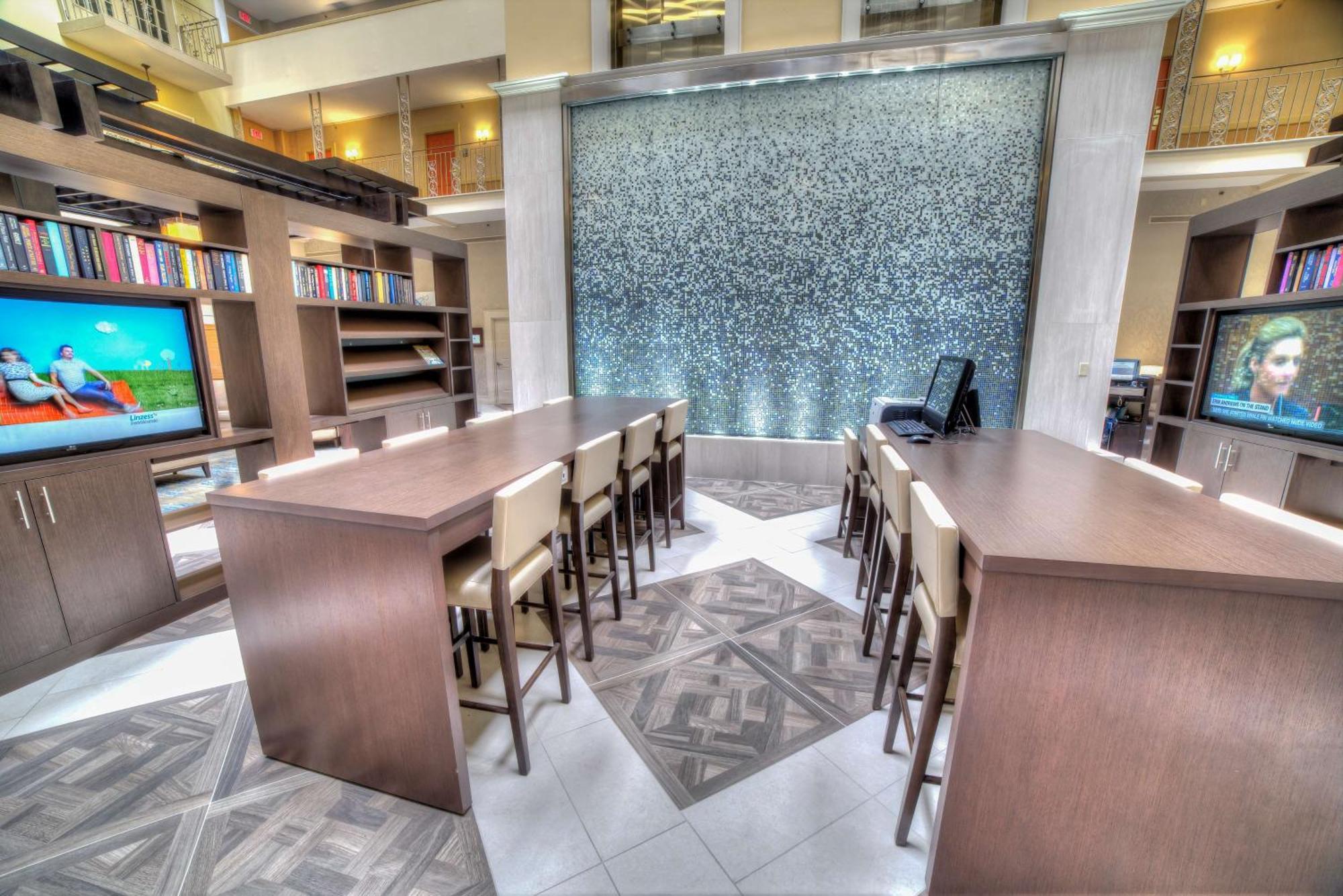Doubletree Suites By Hilton At The Battery Atlanta Смирна Экстерьер фото