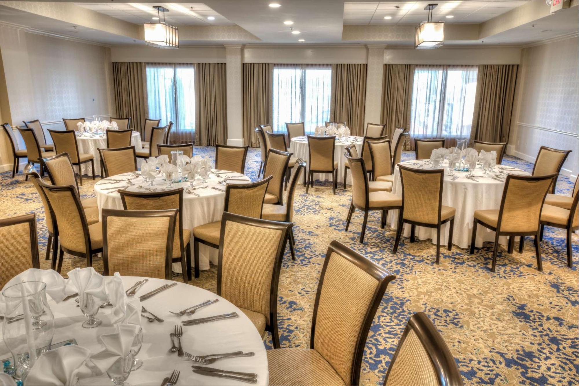 Doubletree Suites By Hilton At The Battery Atlanta Смирна Экстерьер фото