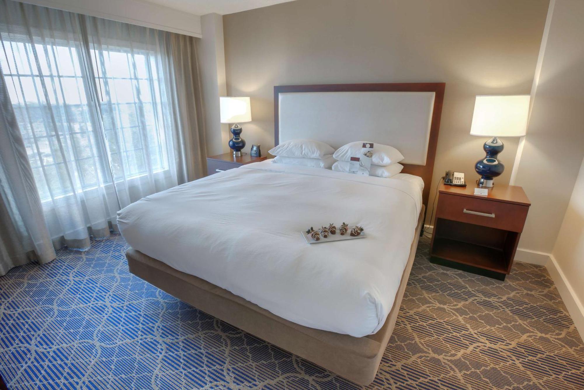 Doubletree Suites By Hilton At The Battery Atlanta Смирна Экстерьер фото