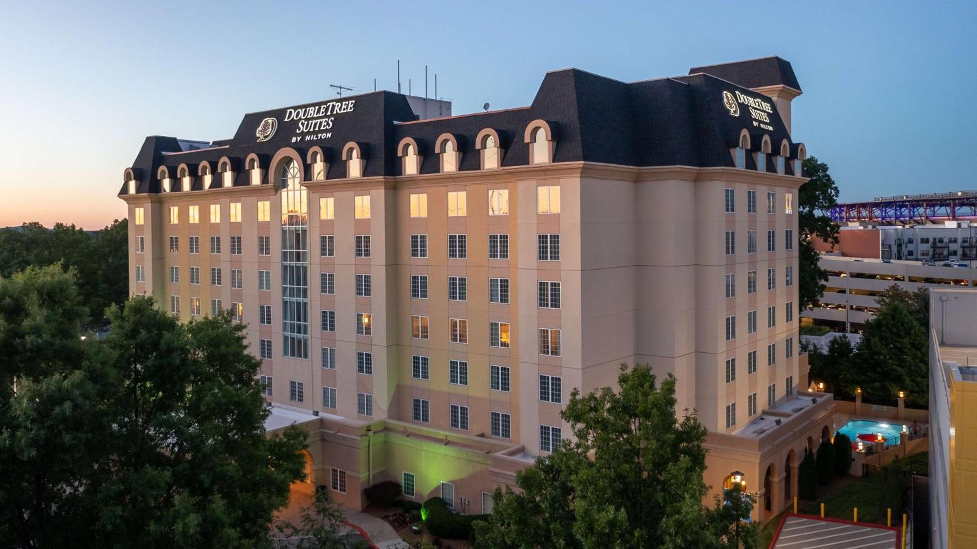 Doubletree Suites By Hilton At The Battery Atlanta Смирна Экстерьер фото